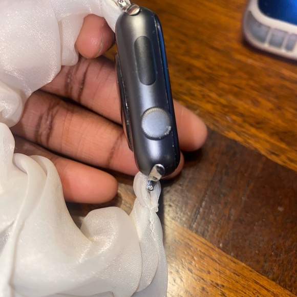 Series 3, Apple Watch 42MM - Picture 8 of 11